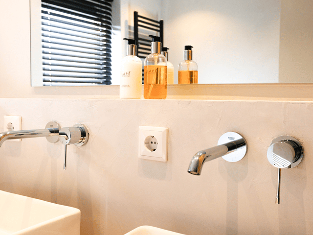 badkamer met betonstuc
